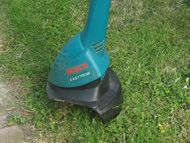 Lightweight grass trimmer