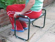 Folding kneeler stool